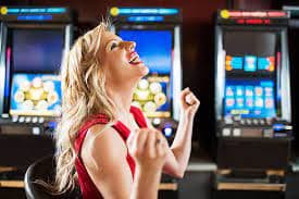 Antarmuka undian togel di aplikasi mobile winmulu menampilkan pilihan pasar togel dan hasil undian terakhir